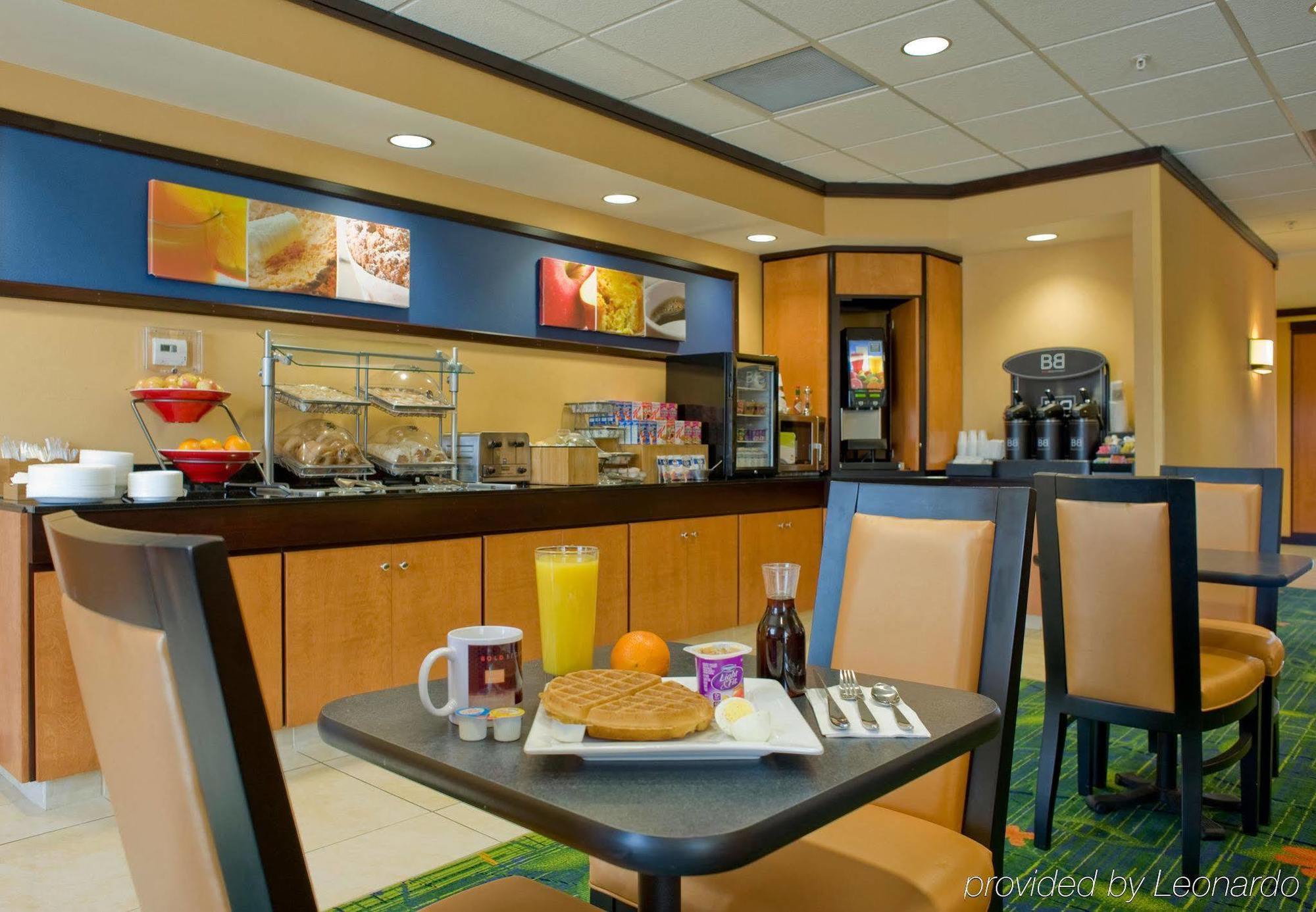 Fairfield Inn & Suites By Marriott Commerce Restaurant billede